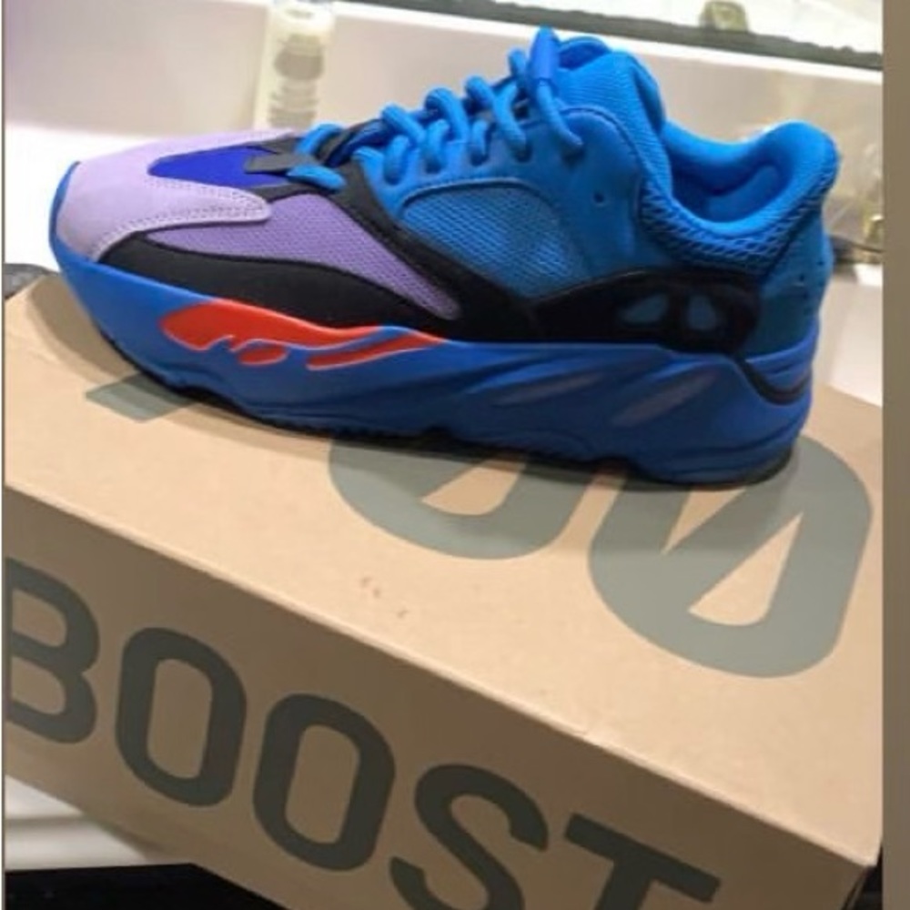 Yeezy 700 Blue Size 7 Men’s